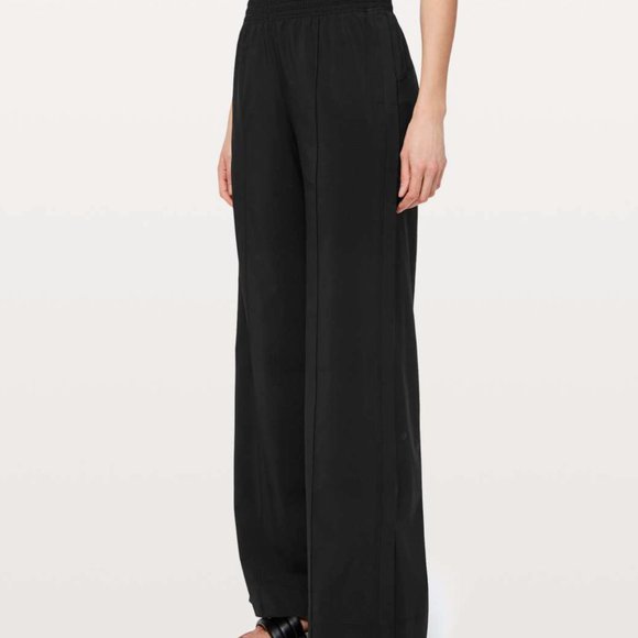 Lululemon Wanderer Wide Leg Pant Size 10 Black - Picture 2 of 12